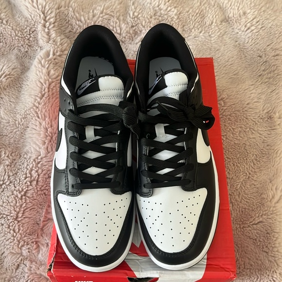 Brand new authentic Nike panda dunk low men’s size 11/women’s 12.5 in box! - Picture 2 of 6